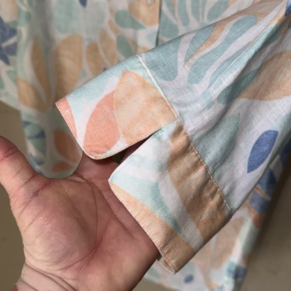 Chicos linen tunic blouse 0 button down 3/4 sleeve abstract floral US size 4 - Picture 3 of 4